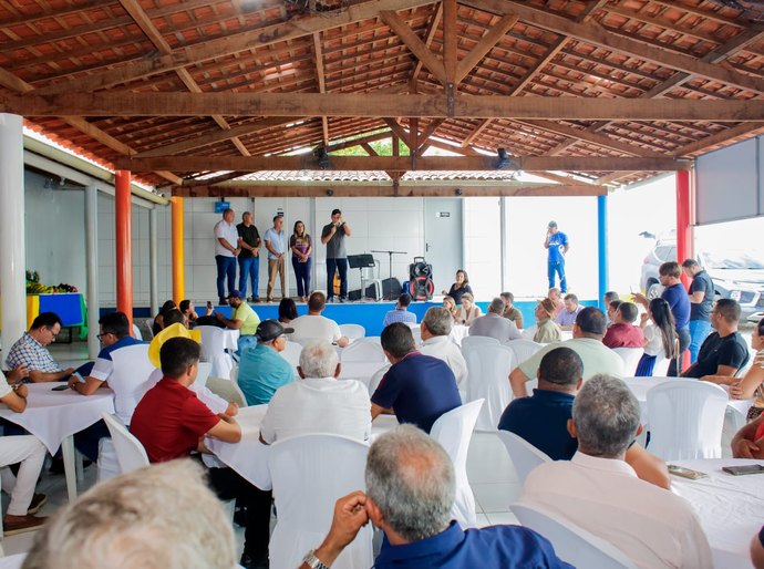 Prefeito de Coruripe reúne agricultores familiares para agradecer parceria e reforçar investimentos na merenda escolar