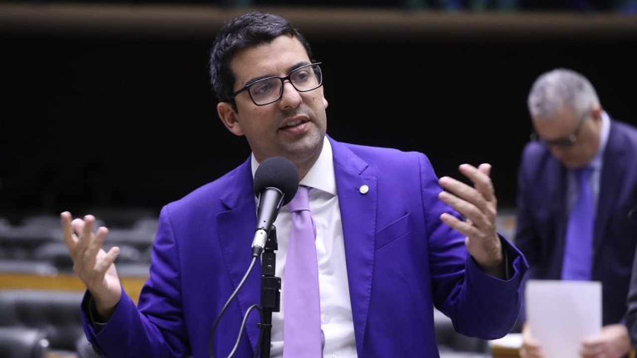 Câmara aprova projeto que tipifica o crime de zoofilia na Lei de Crimes Ambientais; acompanhe
