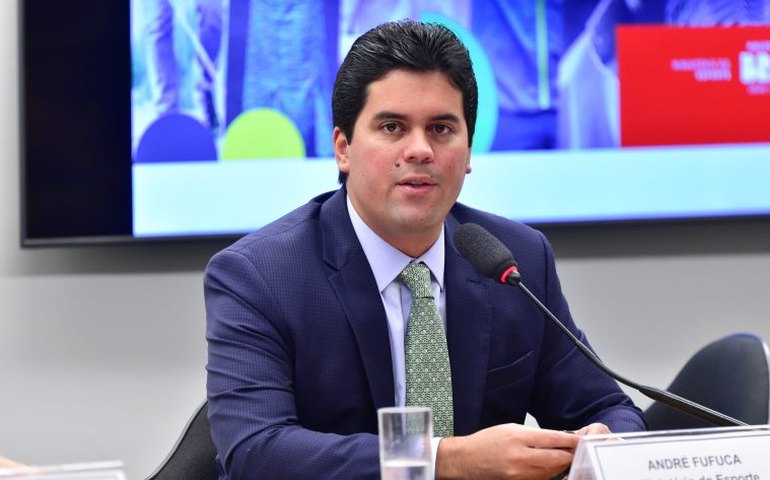 Ministro do Esporte recebe pedido para apoiar projeto do Memorial Tenis Brasileiro