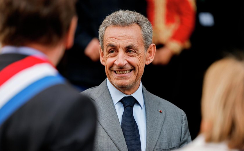 Justiça francesa mantém condenação por tráfico de influência e corrupção contra Sarkozy