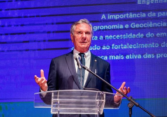 Com a experiência de quem implantou o SUS, Collor diz que vai transformar a saúde de Alagoas