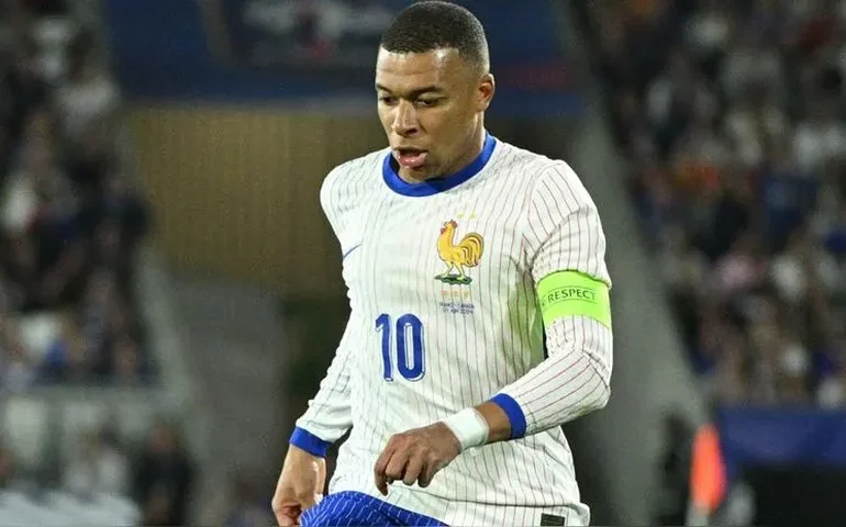 Eurocopa 2024: Com 1 a 0, França vence, mas Mbappe sai lesionado 