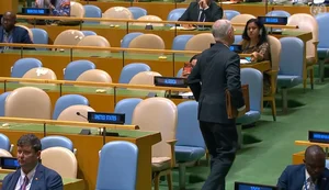 EUA saem de sessão da ONU no momento em que presidente iraniano Masoud Pezeshkian acusa estadunidenses de bombardear escolas