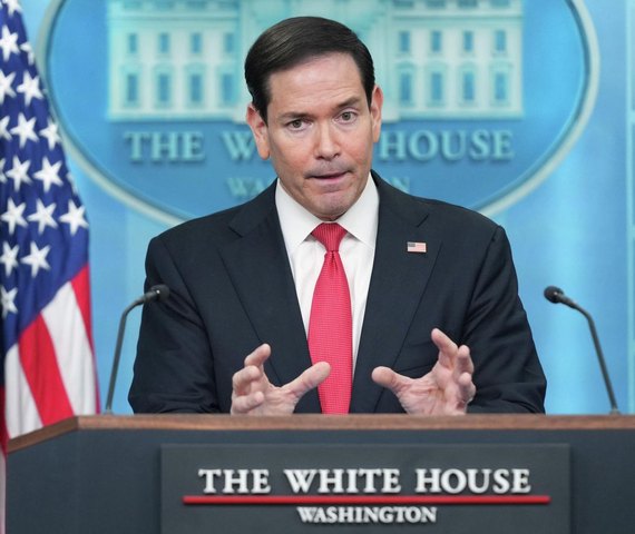 Rubio afirma que os EUA não ajudaram Bolsonaro a deixar o Brasil