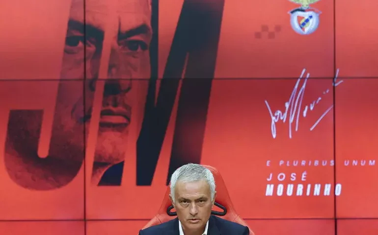 Mourinho volta ao comando do Benfica depois de 25 anos