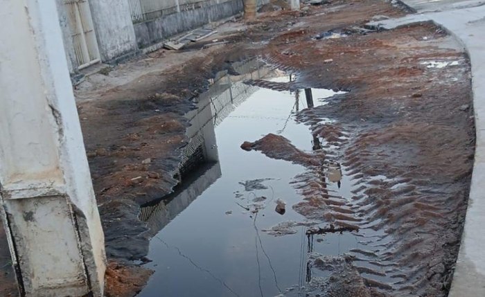 Dejetos sanitários foram jogados na rede de drenagem pluvial, situação configura infração ambiental