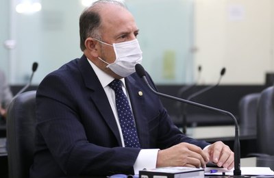 Antonio Albuquerque solicita o retorno das atividades das Feiras de Gado