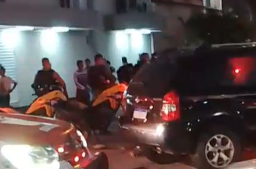 Homem morre e outro fica ferido em acidente entre moto e carro, na Jatiúca