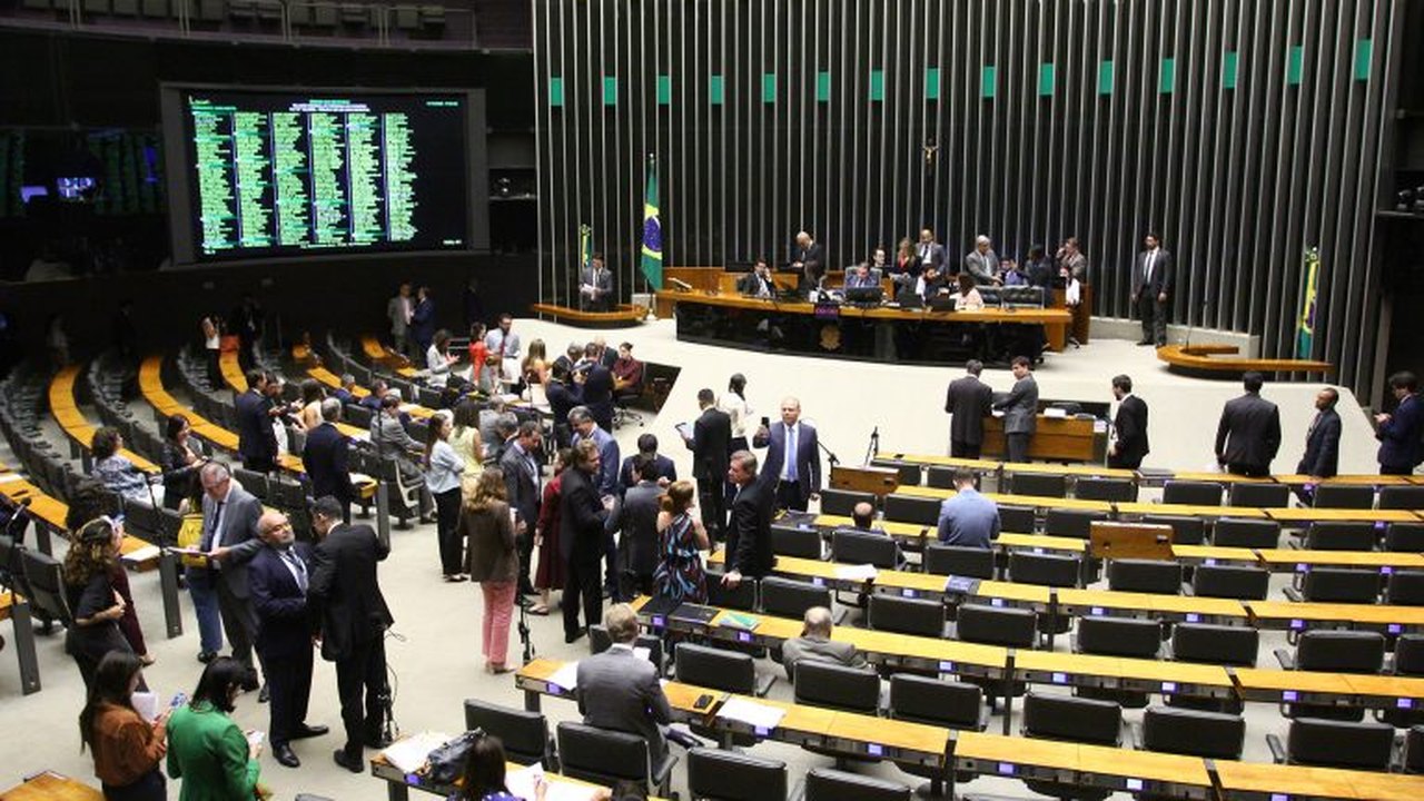 Câmara pode votar proposta que obriga SUS a aceitar exames da rede privada
