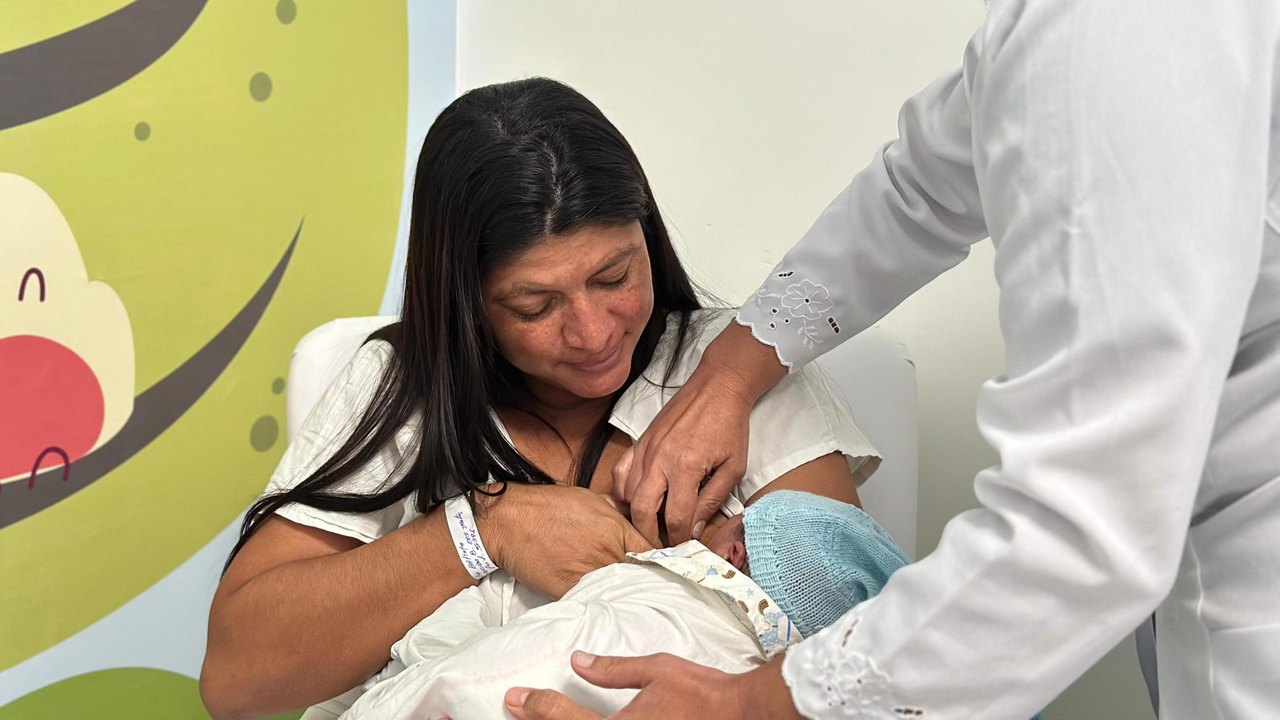 Sala de Apoio à Amamentação do Hospital da Mulher atende mais de 3.600 mamães em 2024