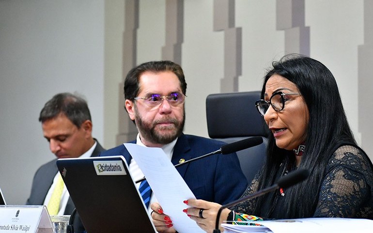 Deputada Sílvia Waiãpi critica atuação do Instituto Iepé na CPI das ONGs