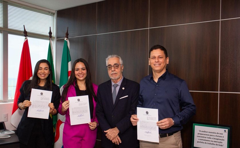 TRE-AL empossa aprovados no concurso unificado da Justiça Eleitoral