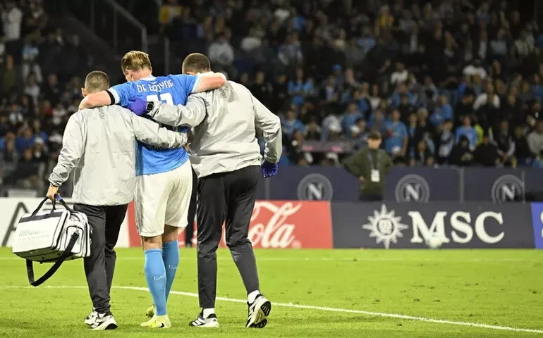 Kevin De Bruyne sofre grave lesão muscular e desfalcará Napoli