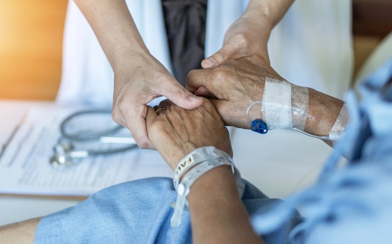 Programa Nacional de Cuidados Paliativos volta para a Câmara