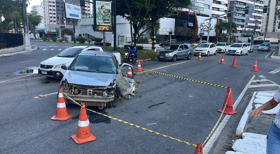 Acidente de carro deixa homem morto na Zona Sul de Aracaju / Foto: Foto: Douglas Santos/TV Atalaia