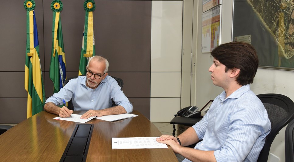 ASSINA DECRETO