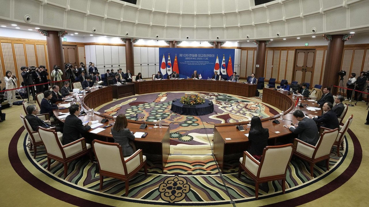 China, Coreia do Sul e Japão buscam impulsionar comércio regional diante das novas tarifas dos EUA