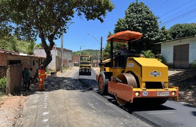 Prefeitura conclui pavimentação em via de acesso à Grota do Andraújo