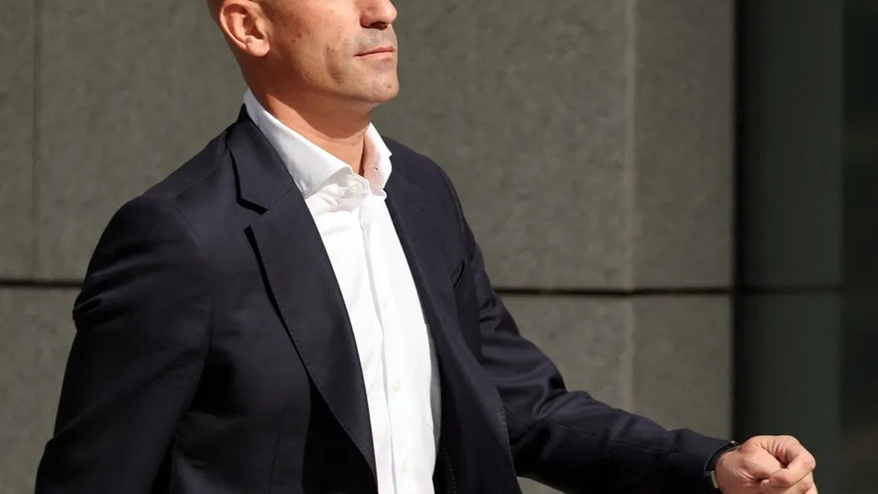 Copa do Mundo: mesmo banido pela Fifa, Rubiales recebe proposta para trabalhar na Arábia Saudita 