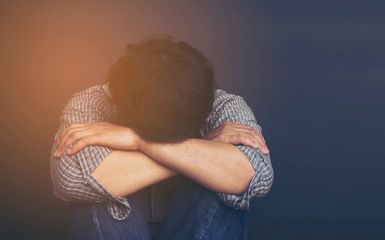 Boletim chama a atenção para a prevenção do suicídio