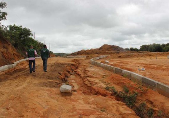 Loteamento é interditado por crime ambiental na Barra de São Miguel