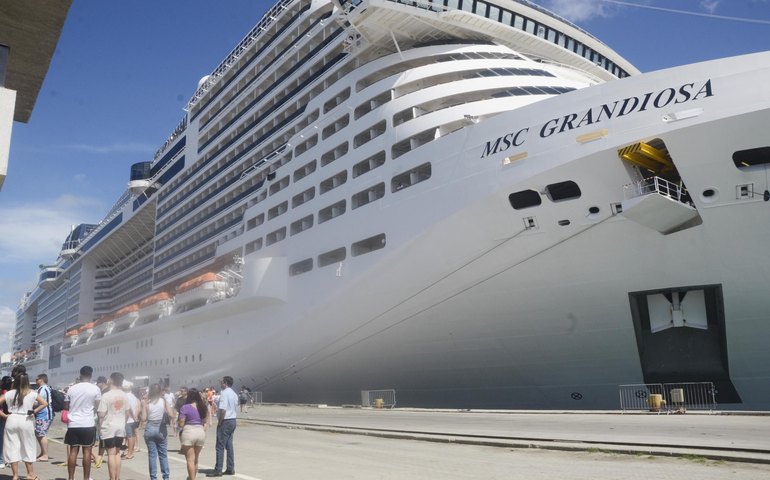 Saúde garante assistência a turistas de transatlântico que atracou em Maceió nesta quarta-feira