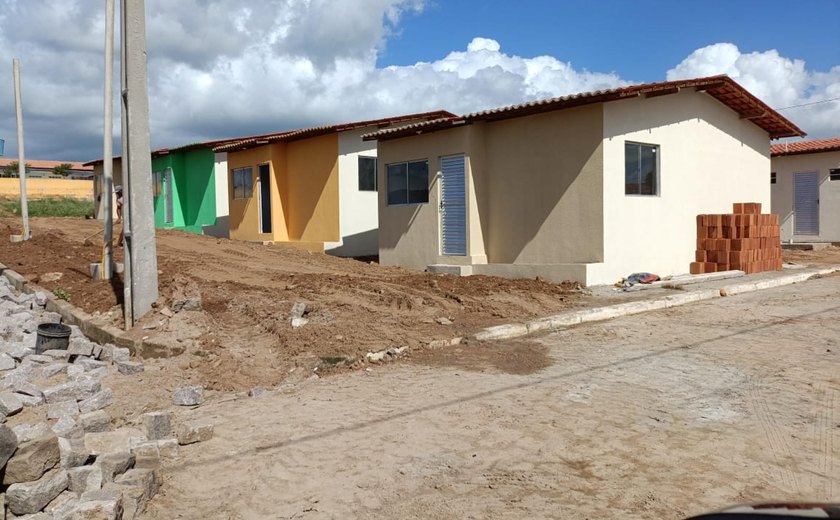 Governo entrega primeiras casas do Conjunto Habitacional Urbano Wanderley, em Senador Rui Palmeira nesta segunda-feira