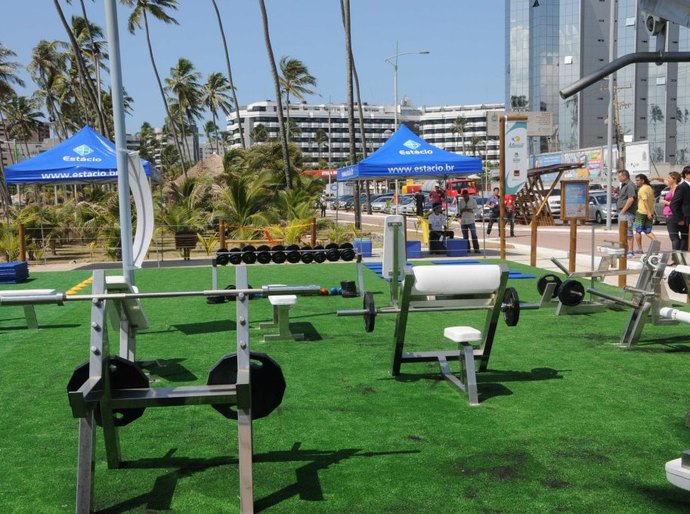 Academia Maceió muda a rotina em bairros da cidade
