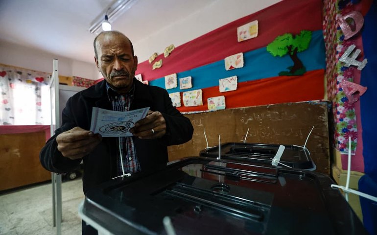 Egito vai às urnas com o presidente Sisi como favorito, apesar da crise, em uma eleição ofuscada pela guerra em Gaza