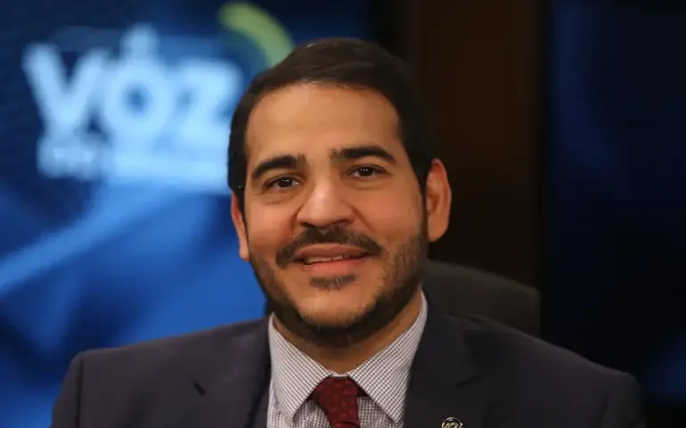 Messias é recebido com abraço por André Mendonça em evento da Assembleia de Deus após indicação ao Supremo