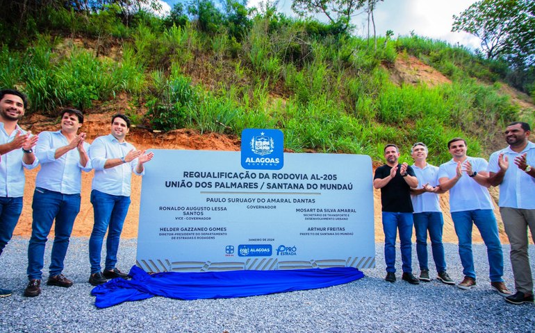 Governador Paulo Dantas entrega requalificação da AL-205 em Santana do Mundaú