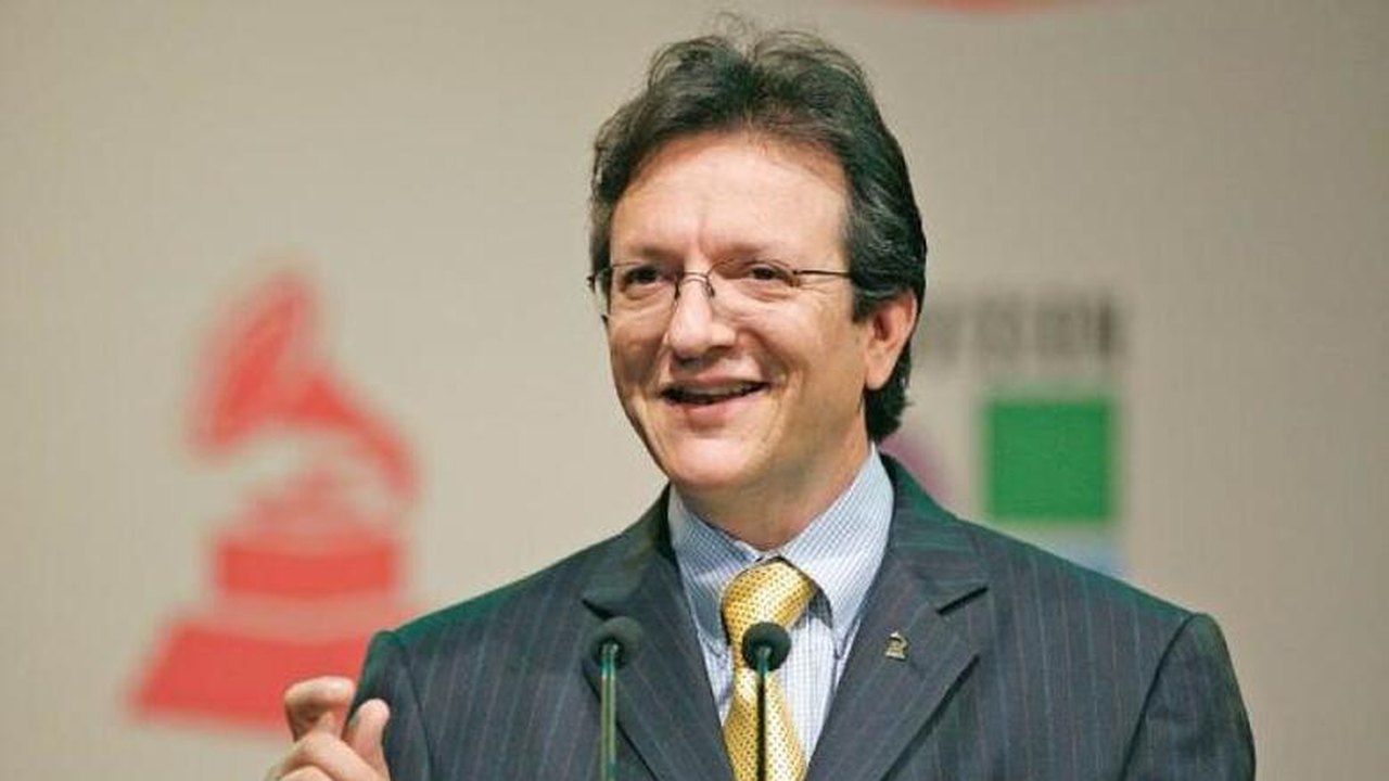 Laras homenageia ex-presidente Gabriel Abaroa