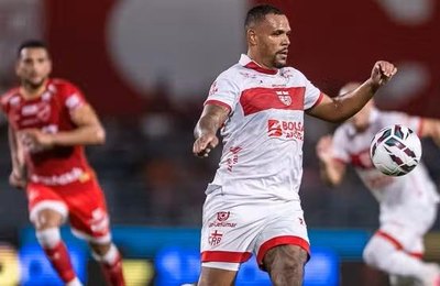 CRB bate o Vila Nova, engata terceira vitória e encosta no G-6