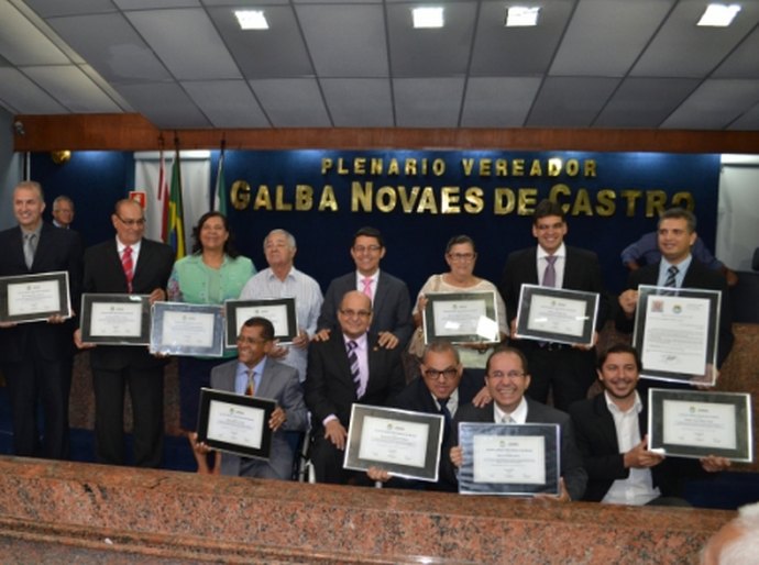 Câmara de Vereadores de Maceió homenageia artistas gospel e pastores evangélicos