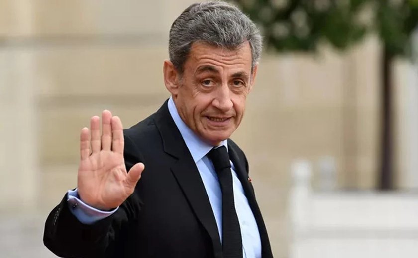 Ex-presidente da França Nicolas Sarkozy é acusado de subornar testemunhas