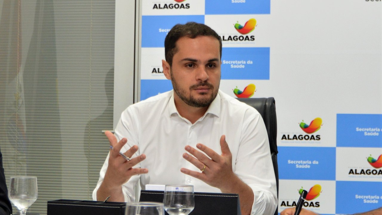 Sesau publica portaria autorizando a cloroquina, mas alerta sobre os efeitos colaterais