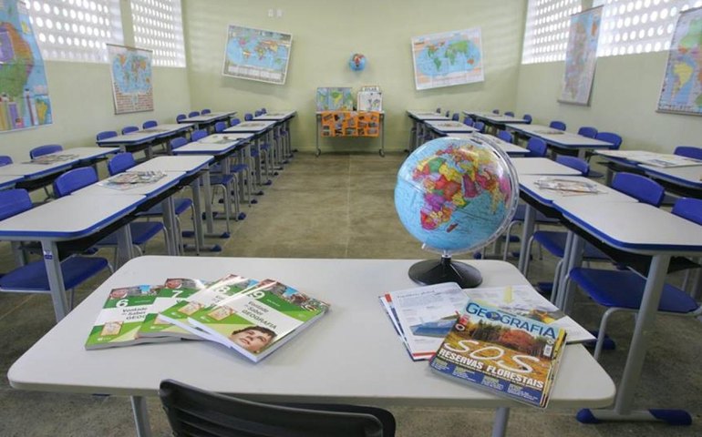 Para especialistas, volta ao trabalho sem escolas para crianças é ‘preocupante’