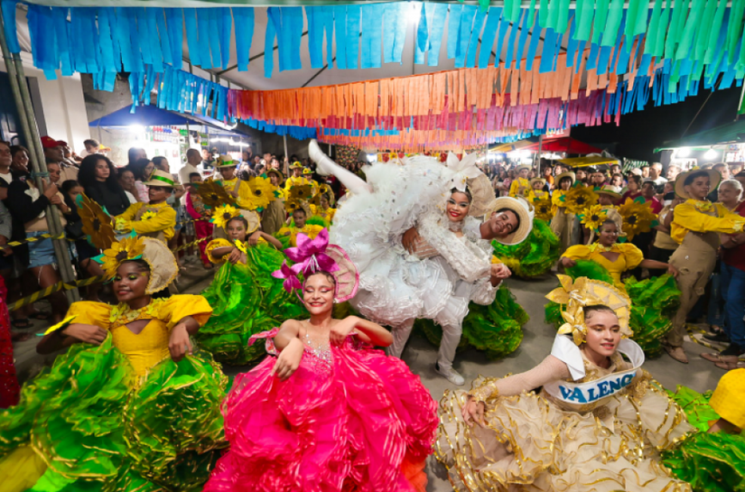 Campo Alegre: apresentações de quadrilhas e shows de forró no Bairro Pimenteira marcam a abertura da Caravana do Forró 2025