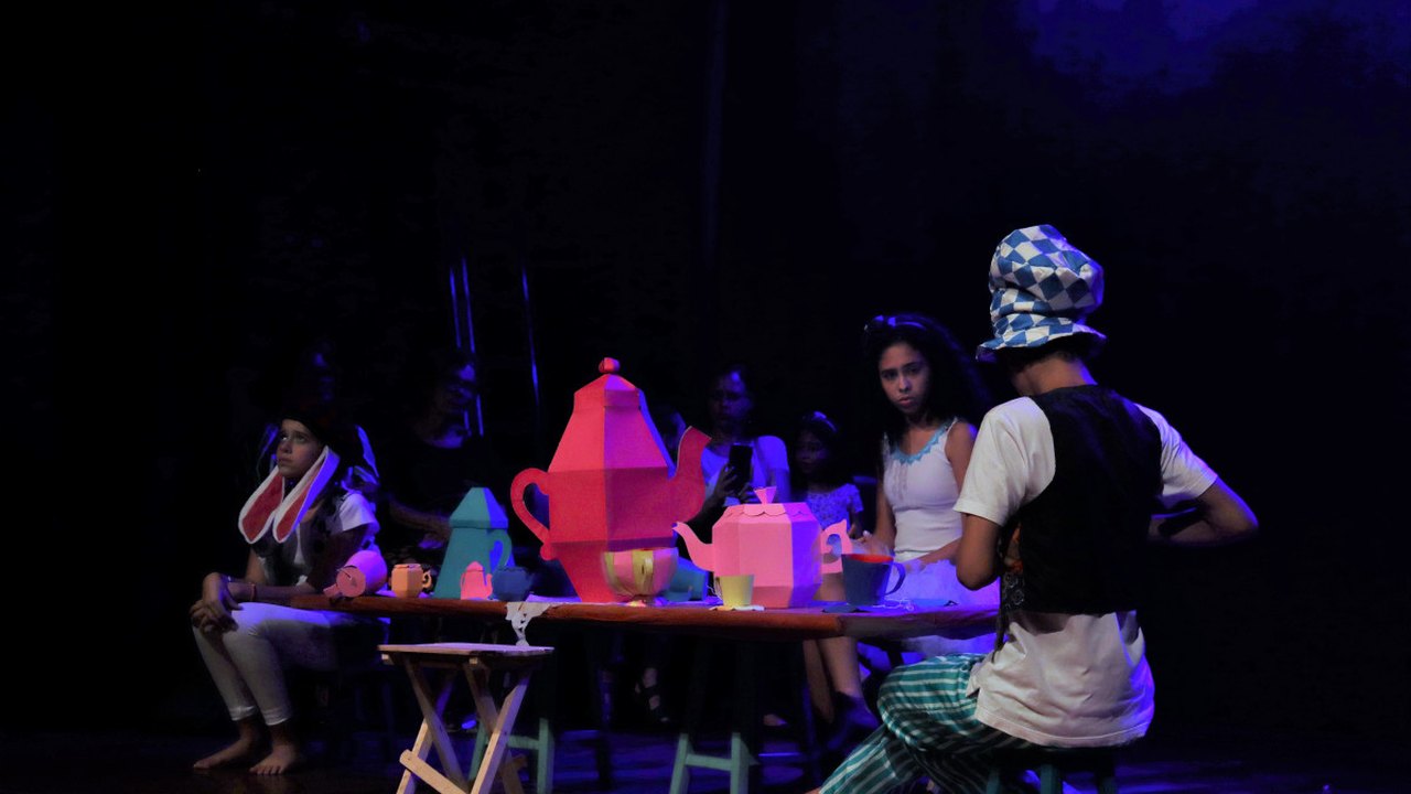 Turma de teatro infanto-juvenil apresenta espetáculo no Jofre Soares