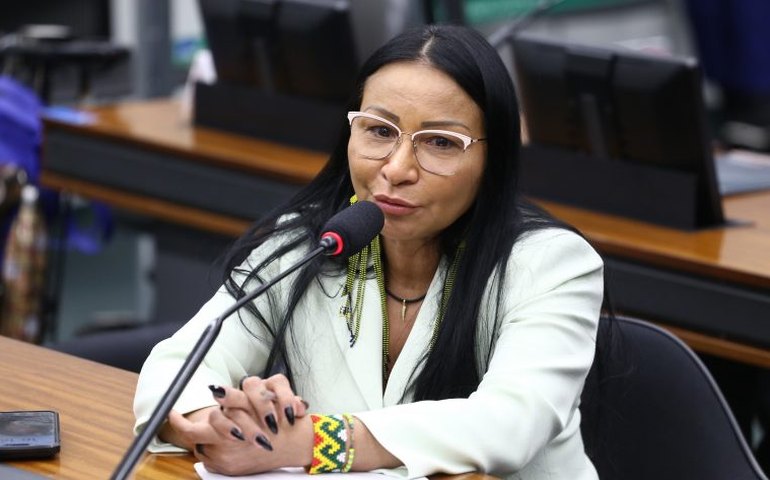 TSE mantém cassação de deputada do PL por uso de verba pública em harmonização facial