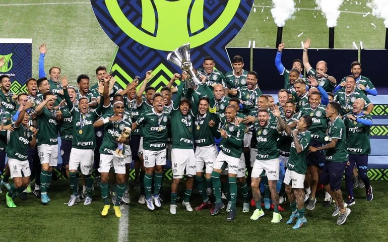 Seleção do Brasileirão tem 6 jogadores, craque, revelação e técnico do Palmeiras