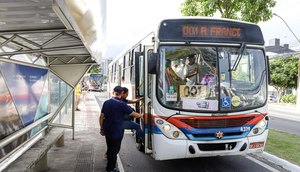 corredores_de_onibus_367461713867670 / Foto: Foto: Michel de Oliveira