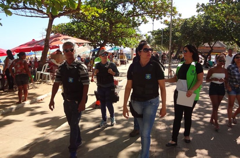 Semptur participa de fiscalização na orla de Maceió