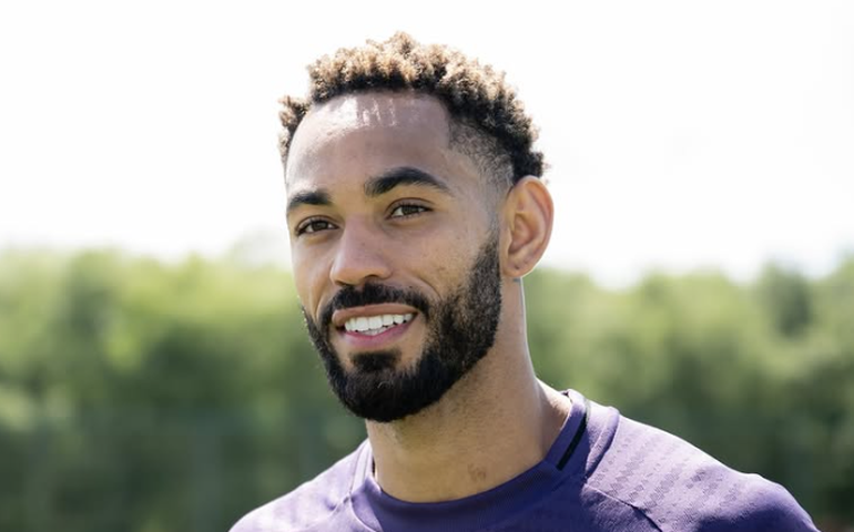 Matheus Cunha estreia no Manchester United e recebe elogios de Amorim: 'Qualidade aumenta'