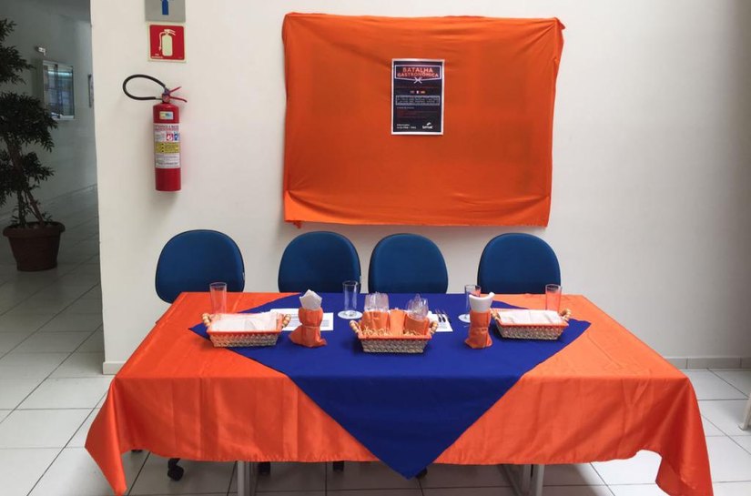 Alunos de idiomas do Senac disputam batalha de aromas, sabores e surpresas