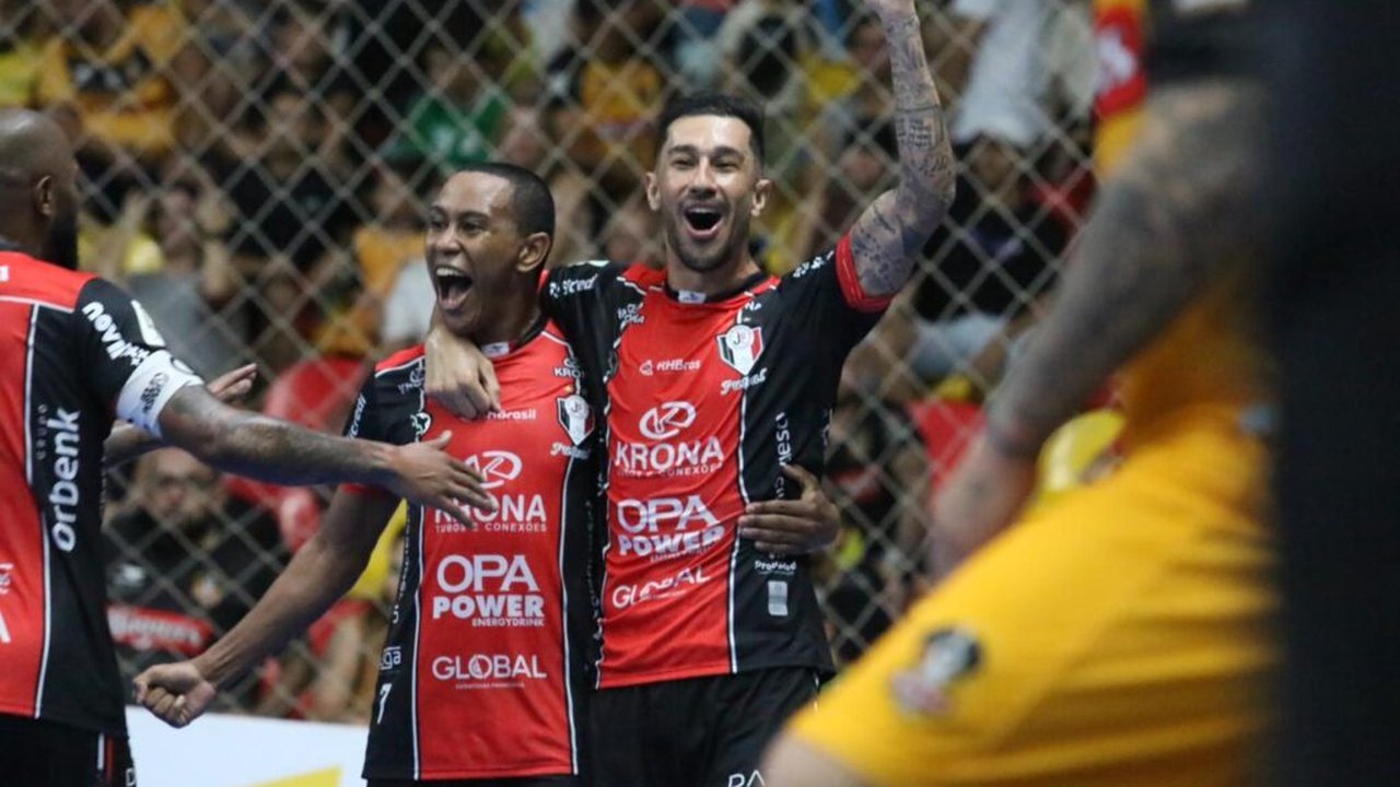 Atlântico vence Joinville com 2 gols nos segundos finais e é campeão da Liga Nacional de Futsal
