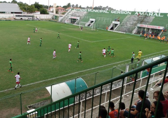 Coruripe vence Penedense e assume a liderança do Grupo-B do Alagoano Sub-20