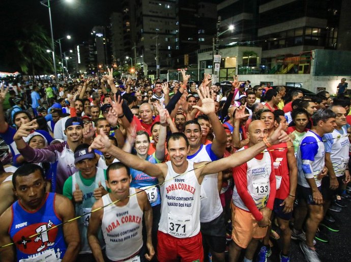 Cerca de 800 atletas participam de corrida na orla da Pajuçara