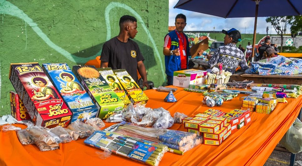 Emsurb realiza cadastramento para comercialização de fogos de artifício em Aracaju