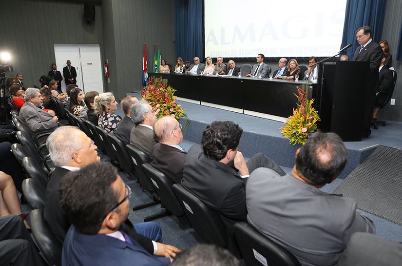 Novo presidente da Almagis toma posse e defende união da magistratura